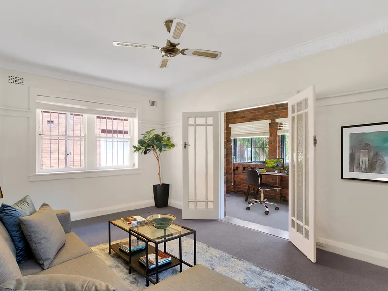 Oversized 2 bedroom apartment