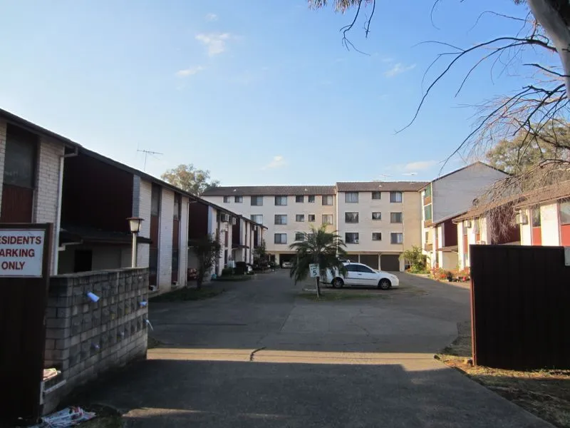 2 BEDROOM UNIT - WALK TO CABRAMATTA SHOPS & STATION!