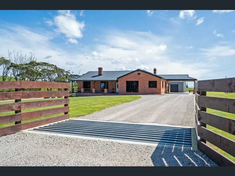 Superb Country Homestead on the edge of the Tarkine
