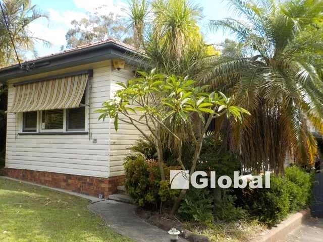 Fully furnished 4 bedroom home - close to the uni