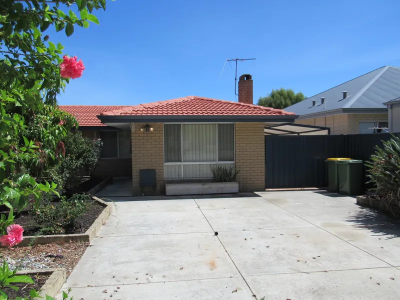 FAMILY HOME WITH POWERED WORKSHOP!