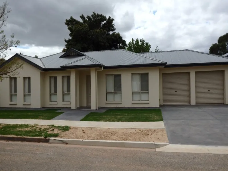 Modern - Only Minutes to CBD - 2 Bathrooms - Double Secure Parking - Ducted Air conditioning.