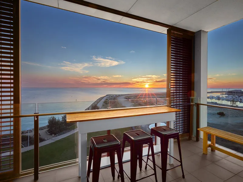 TOP FLOOR PANORAMIC - INDIAN OCEAN VIEWS