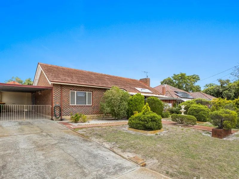 The Old Quarter Acre Aussie Dream in Bayswater!