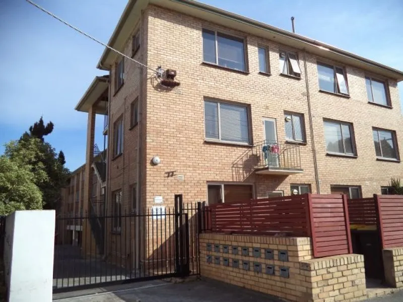 BIG ONE BEDDER,JUST PAINTED OFF STREET UNDER COVER PARKING & SECURE ENTRY