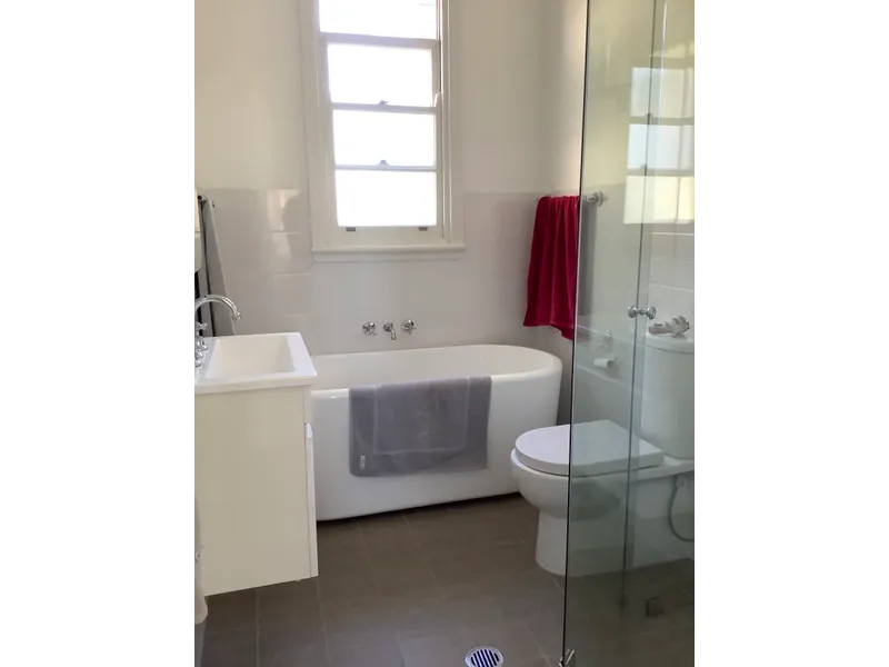 LOVELY RENOVATED COTTAGE!