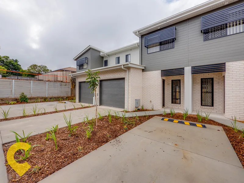 Modern Townhouse in Great Location !