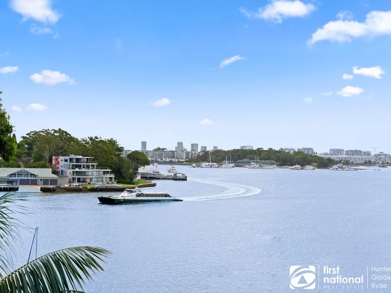 Stunning Waterfront Apartment in Exclusive Location
