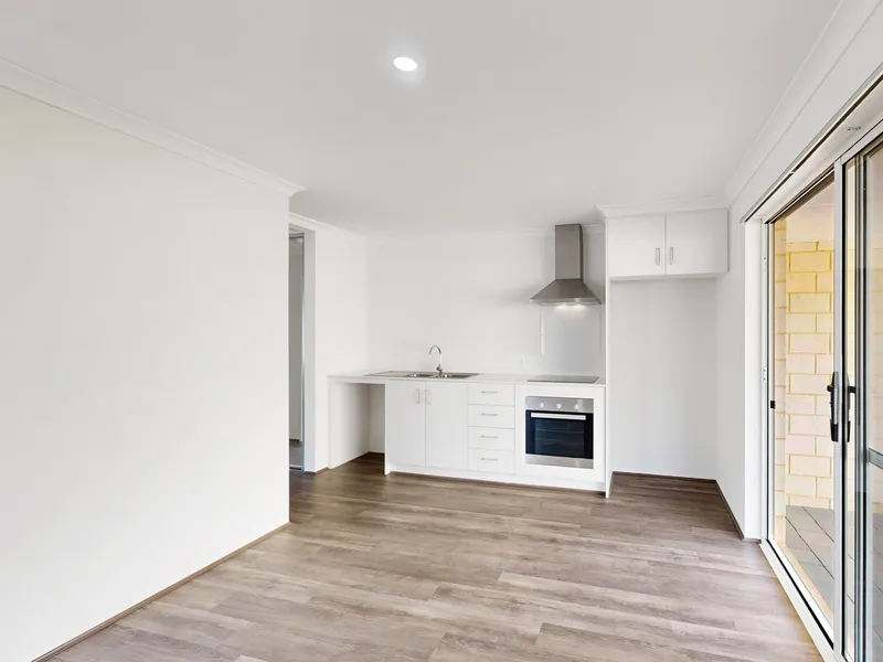 IDEAL LOCK UP AND LEAVE