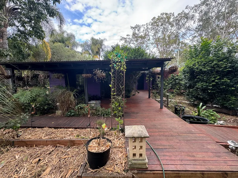 Your very own private hideaway, just 10 mins from town.