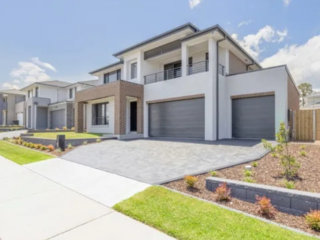 Grand Allam built home in a prime location