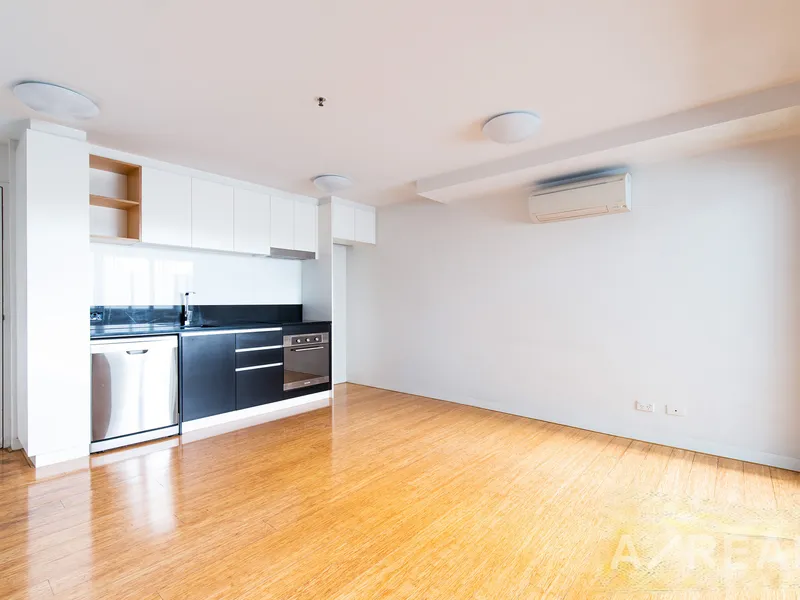 1 Bedroom Apartment in Perfect Location!