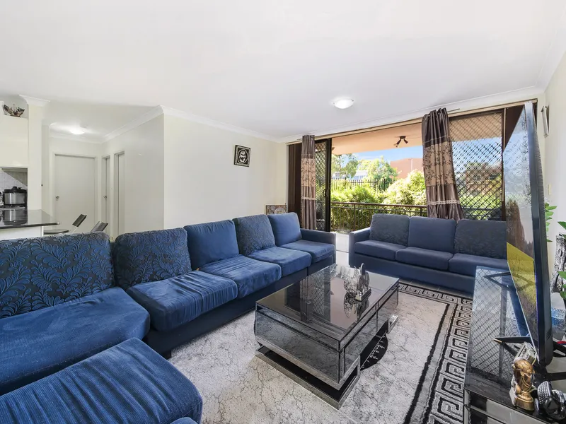 Stylish Elevated Ground Floor Unit