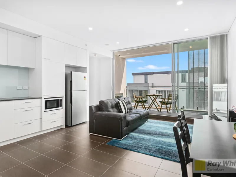 Bright & Airy 1 Bedroom Apartment !