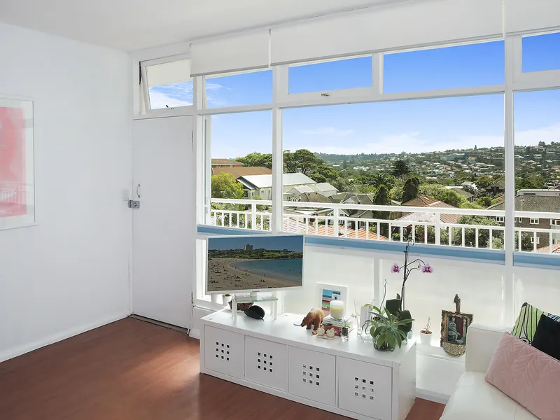 North facing apartment with views in prime position