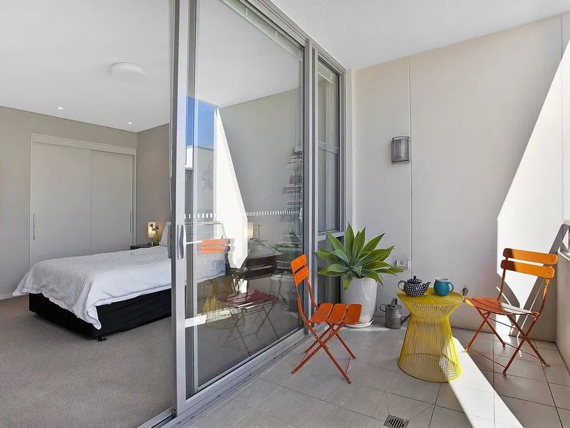 Stylish executive Apartment in 'Corsoleil' building