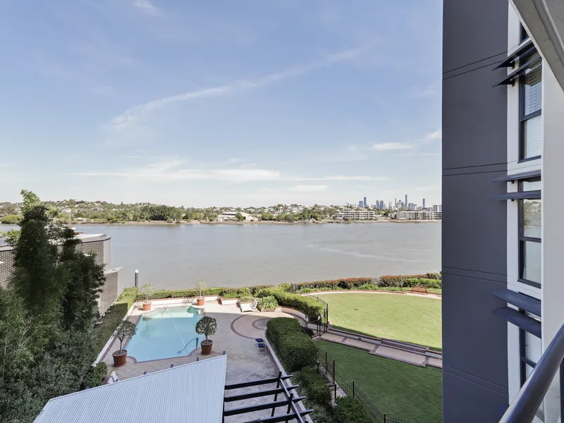 The Ultimate Riverfront Location!