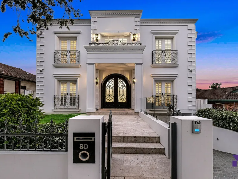 Palatial Masterpiece - Landmark residence stands as Greenacres' most significant home
