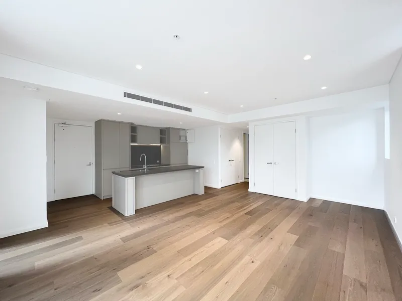 NEW EXECUTIVE STYLE 2 BEDROOM APARTMENT WITH BEAUTIFUL VIEW!