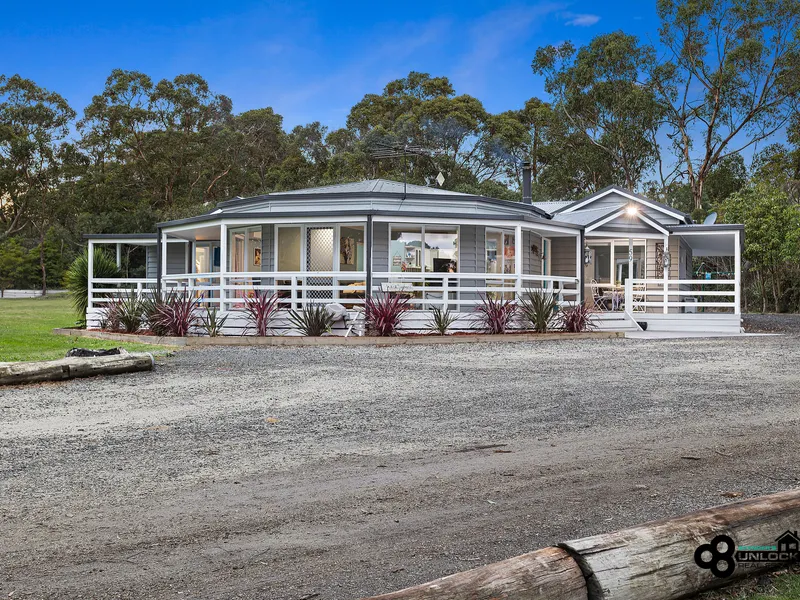Country living within walking distance to township and schools