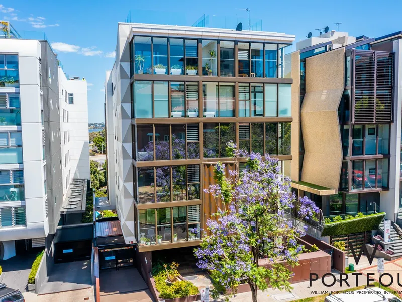 PARK SIDE LUXURY PENTHOUSE