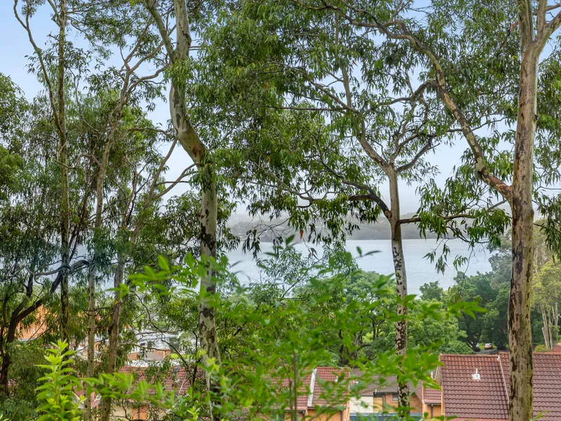Architecturally Designed Residence Amongst the Treetops of Bolton Point