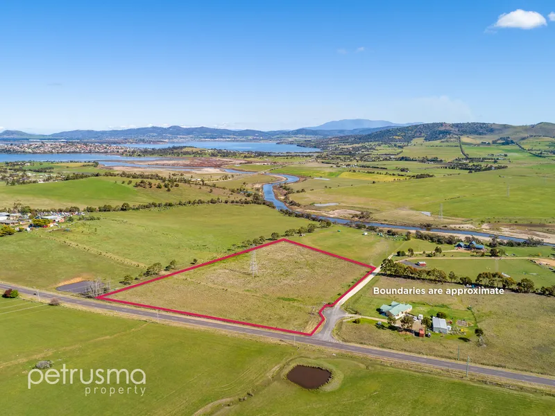 acreage close to town