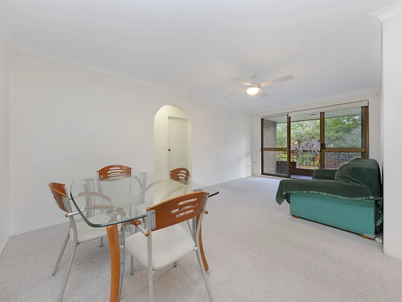 ELEVATED AND EXPANSIVE 2 BEDROOM APARTMENT WITH LUG