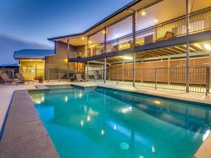 Lifestyle, Opulence & Enviromental Qualities