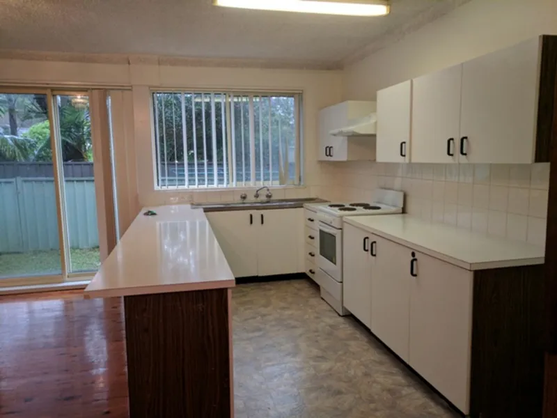 Lovely Two Bedroom Townhouse In Convenient Location
