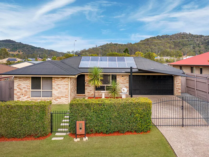 Dressed To Impress in Windaroo!