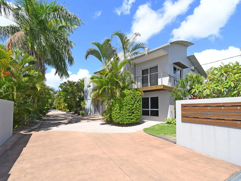 IDEAL TOWNHOUSE, CENTRALLY LOCATED