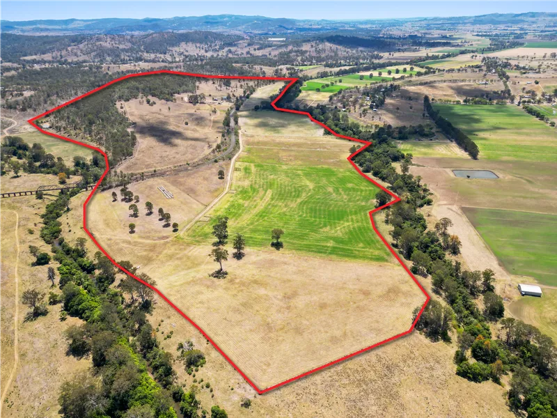 Ex Dairy & Lucerne Farm - 2.5 km of Logan River Frontage