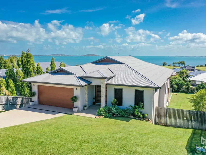 STYLISH & SOPHISTICATED FAMILY HOME WITH OCEAN VIEWS