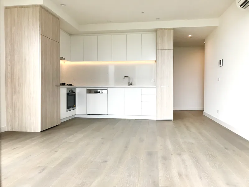 Spacious 2-Bedroom with Beautiful Box Hill Garden views!