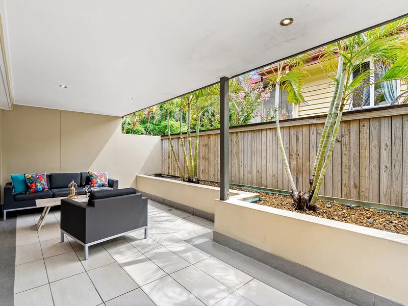 Impeccable Townhouse In The Heart Of Carina! 