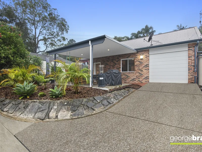 LIGHT & BRIGHT 2 BEDROOM HOME!