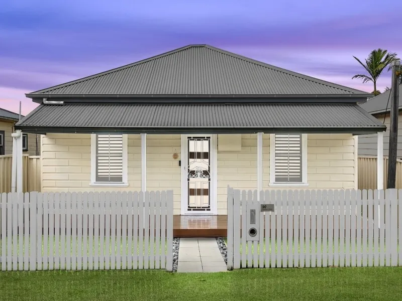 Luxury cottage with ultimate garage and studio