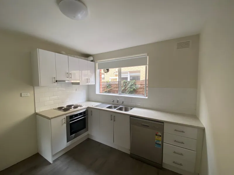 Stylish Ground floor apartment in Yarraville