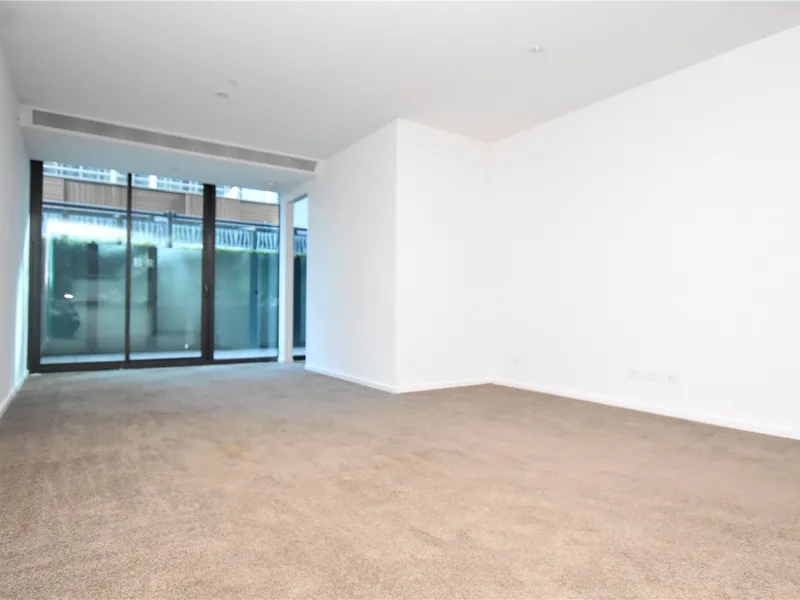 Southbank Grand: Brilliantly Positioned, Modern and Spacious Two Bedroom Apartment in Stylish Southbank!!