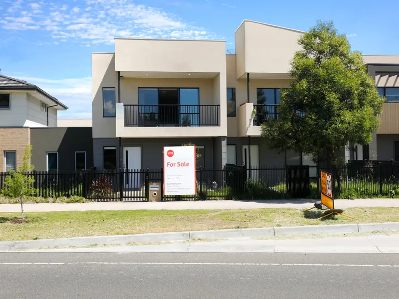 Conveniently located three bedroom townhouse