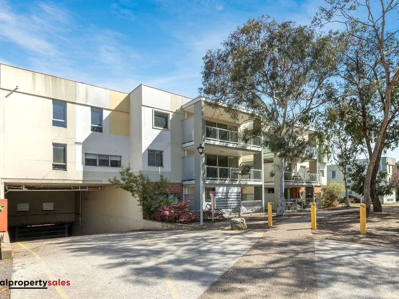 Charming Ground Floor, Two Bedroom Ensuite Apartment Centrally Located in Bruce!