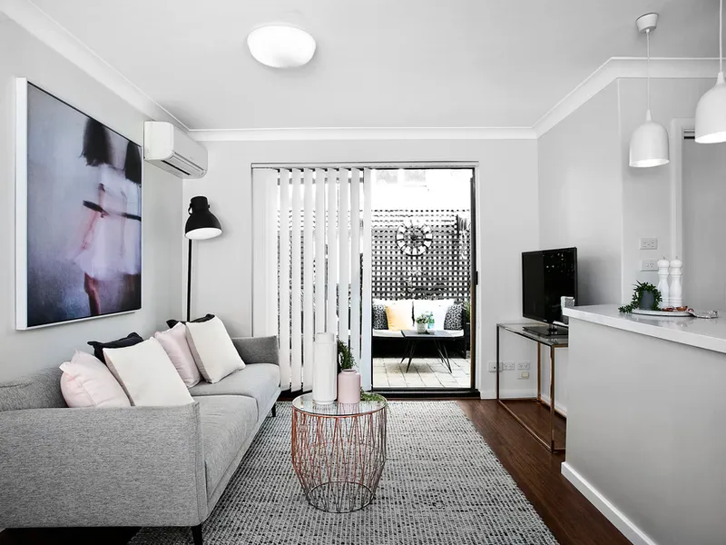 Modern Terrace-Like Townhouse