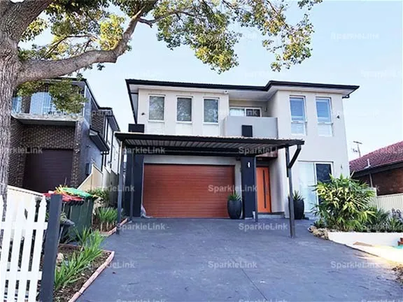 Modern 3 Bedroom and 2 Bedroom Flats Only 2 Minutes Walking to Meadowbank Station