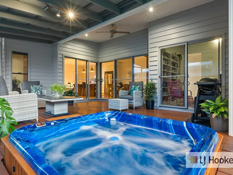 Architectural Seaside Living in Casuarina