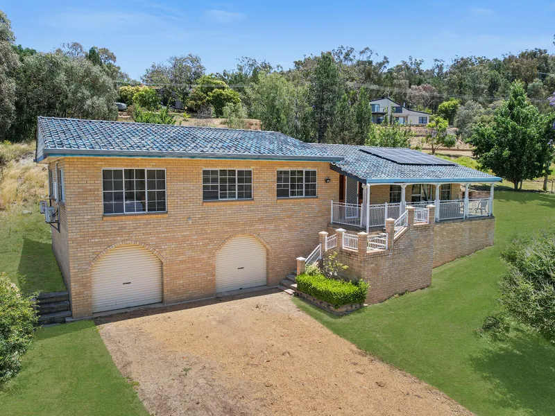 5640m2 BLOCK WITH HUGE BRICK FAMILY HOME