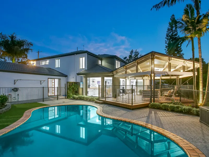 A Show - Stopping family home that will leave you in awe!