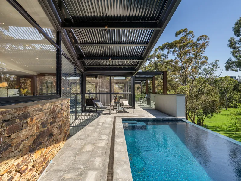 Luxury Family Sanctuary Embracing Yarra River Parkland