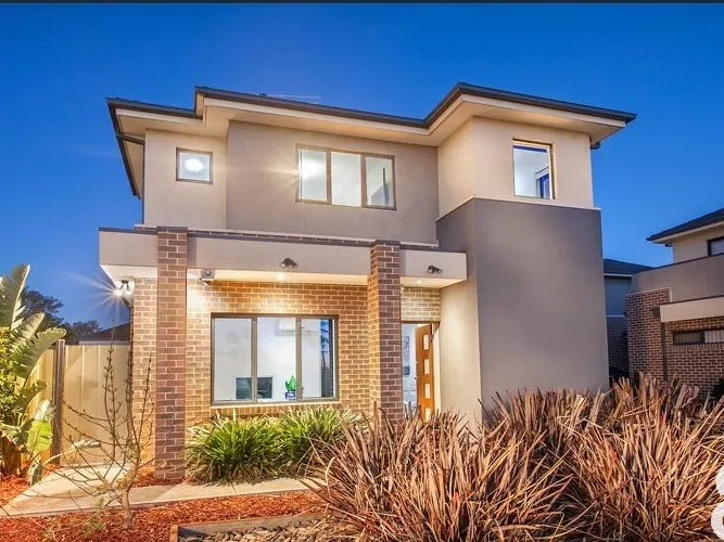 Contemporary Living At It's Finest!
