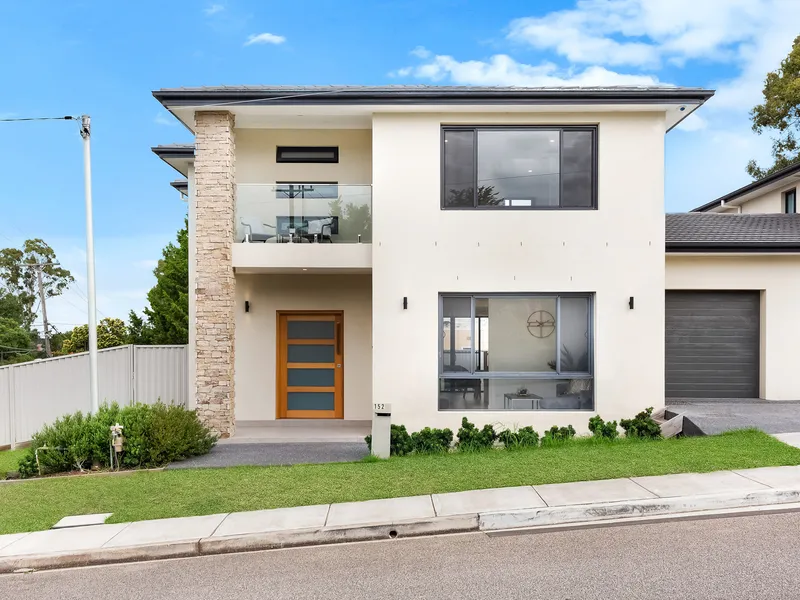 Torrens Title 4 Bedroom home located in the Denistone-East School Catchment